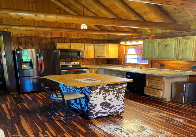 Photo 4 of Single family home for sale at 6827 Lapeer Rd, Kimball, MI 48074 | MLS# 20261042562 | Listing updated on 2026-08-04