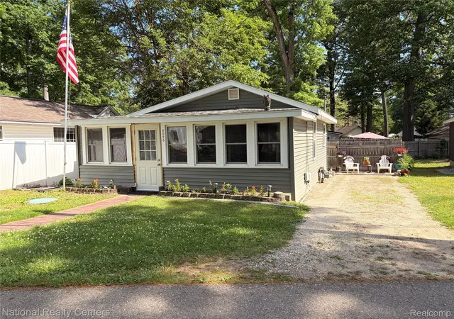 Homes for sale in Norvell Township Jackson, MI | 2025 Parkwood Ct, Norvell Township Jackson, MI 49230 | MLS# 20261042601