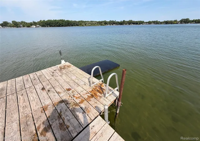 Homes for sale in Norvell Township Jackson, MI | 2025 Parkwood Ct, Norvell Township Jackson, MI 49230 | MLS# 20261042601
