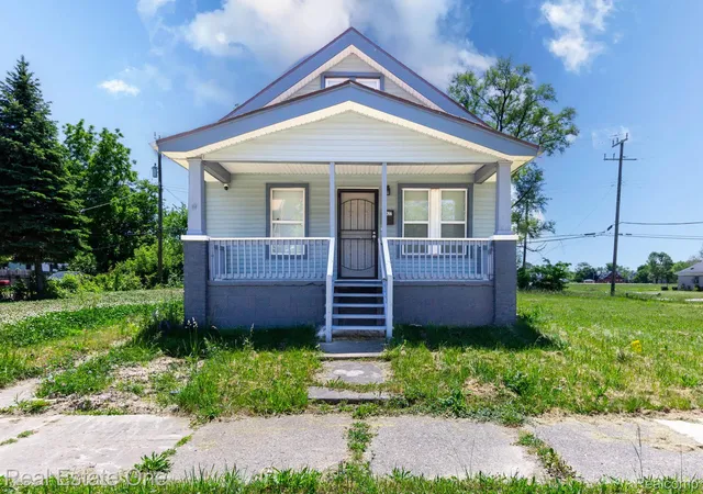 Photo 1 of Single family home for sale at 6427 Linsdale St, Detroit, MI 48204 | MLS# 20261042607 | Listing updated on 2026-08-18