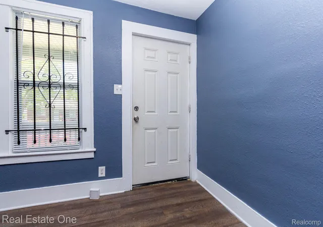 Photo 4 of Single family home for sale at 6427 Linsdale St, Detroit, MI 48204 | MLS# 20261042607 | Listing updated on 2026-08-18
