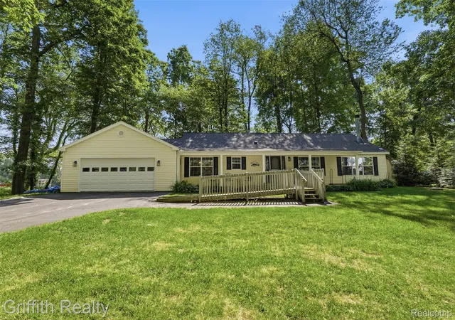 Photo 1 of Sale Pending at 260 Ellsworth Lake Dr, Gregory, MI 48137 | MLS# 20261042608 | Listing updated on 2026-09-01