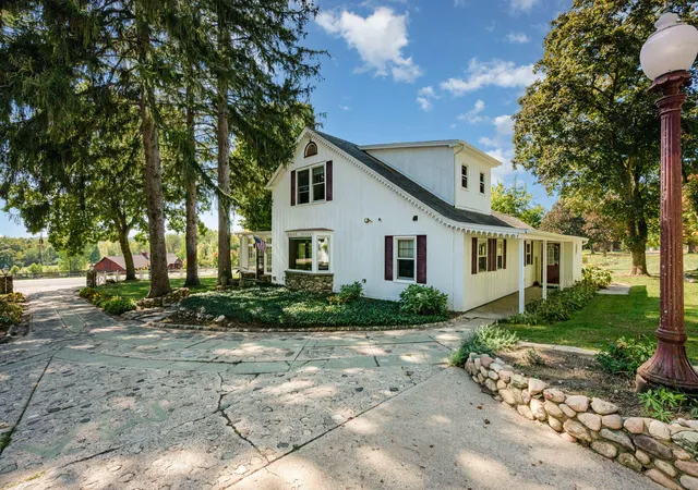 Photo 3 of Single family home for sale at 3189 125th Avenue, Allegan, MI 49010 | MLS# 65026027925 | Listing updated on 2026-09-09