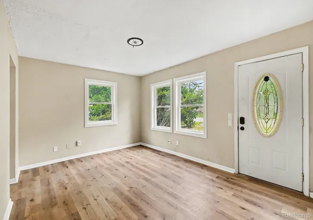 3rd image of 3235 Young Ave, Lansing, MI 48906 | MLS# 20261042634