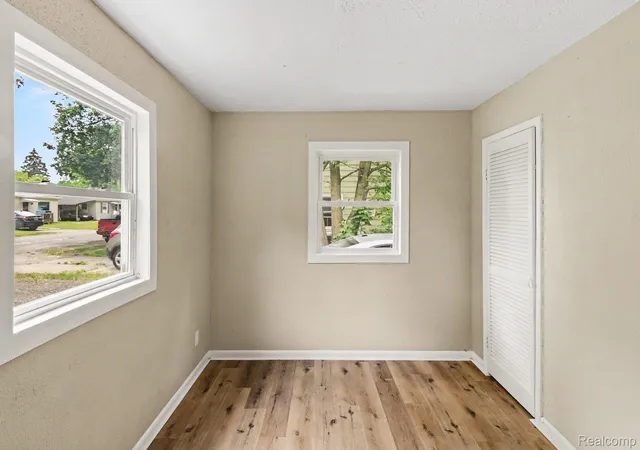 4th image of 3235 Young Ave, Lansing, MI 48906 | MLS# 20261042634