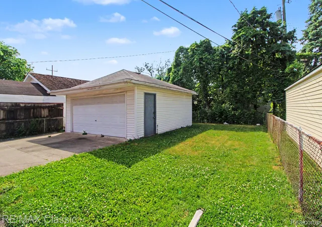 Photo 2 of Single family home for sale at 18825 Hanna St, Melvindale, MI 48122 | MLS# 20261042651 | Listing updated on 2026-07-06
