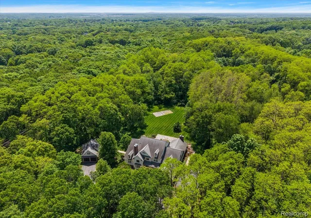96th image of 1600 S Hickory Ridge Trl, Milford, MI 48380 | MLS# 20261042655