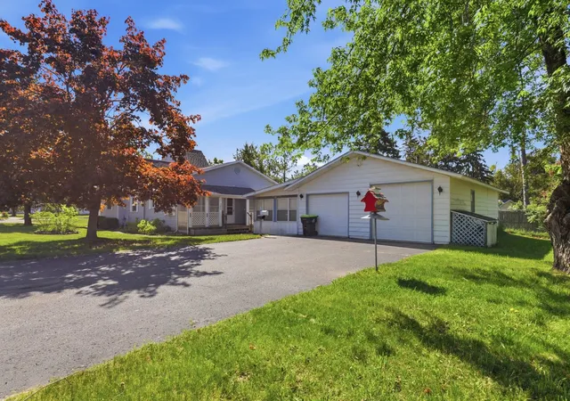 Photo 2 of Single family home for sale at 502 S Court Ave, Gaylord, MI 49735 | MLS# 78080069410 | Listing updated on 2026-06-12
