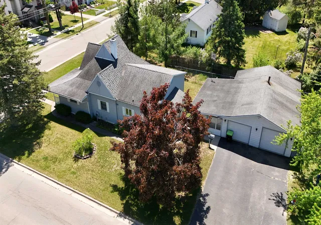Photo 3 of Single family home for sale at 502 S Court Ave, Gaylord, MI 49735 | MLS# 78080069410 | Listing updated on 2026-06-12