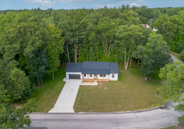 Photo 1 of Single family home for sale at 5527 E Samantha Ln, Twin Lake, MI 49457 | MLS# 71026027942 | Listing updated on 2026-09-14