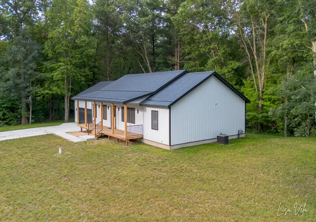 Photo 2 of Single family home for sale at 5527 E Samantha Ln, Twin Lake, MI 49457 | MLS# 71026027942 | Listing updated on 2026-09-14