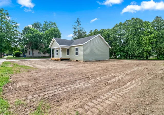 4th image of 203 Pelton Ave, Coldwater, MI 49036 | MLS# 62026027961