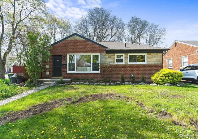 Photo 1 of Sale Pending at 1622 Huron Ave, Royal Oak, MI 48073 | MLS# 20261042701 | Listing updated on 2026-07-07