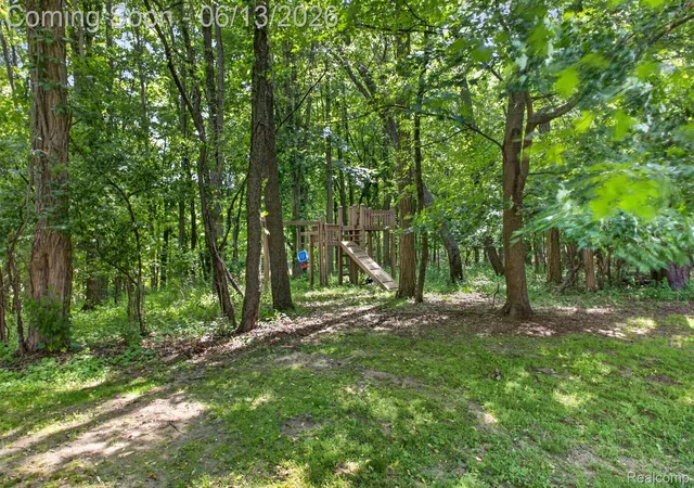 95th image of 9961 Cross Creek Dr, South Lyon, MI 48178 | MLS# 20261042762