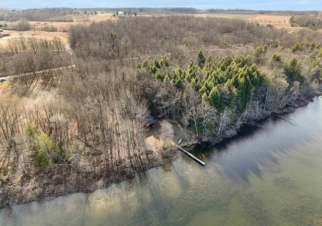 4th image of 3900 Swaney Rd, Traverse City, MI 49686 | MLS# 78080069415