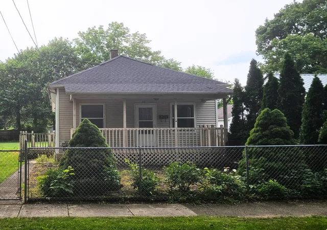 Homes for sale in Kalamazoo Charter Township Kalamazoo, MI | 715 Lum Ave, Kalamazoo Charter Township Kalamazoo, MI 49048 | MLS# 64026028014