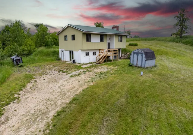 1st image of 4035 N Comstock Ave, Hesperia, MI 49421 | MLS# 67026028018