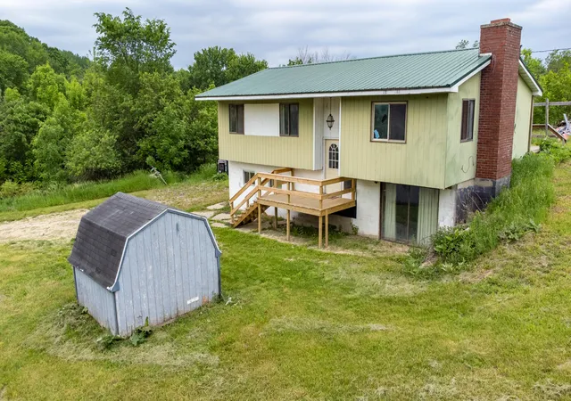 2nd image of 4035 N Comstock Ave, Hesperia, MI 49421 | MLS# 67026028018