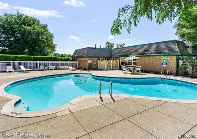 17th image of 1968 Axtell Dr #3, Troy, MI 48084 | MLS# 20261042805