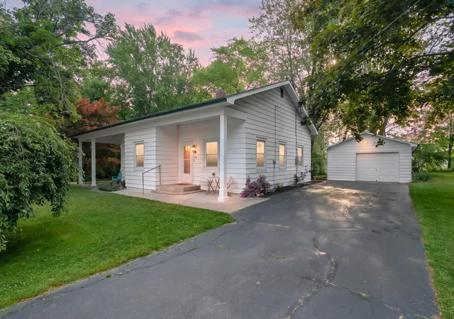 Homes for sale in Coloma Charter Township Berrien, MI | 205 Sassafras St, Coloma Charter Township Berrien, MI 49038 | MLS# 66026028029