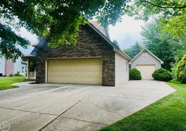 Homes for sale in Fort Gratiot Charter Township St Clair, MI | 4102 James Ct, Fort Gratiot Charter Township St Clair, MI 48059 | MLS# 58050210682