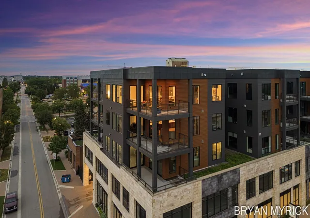 159 S River Ave, 159 S River Ave, Holland, MI 49423