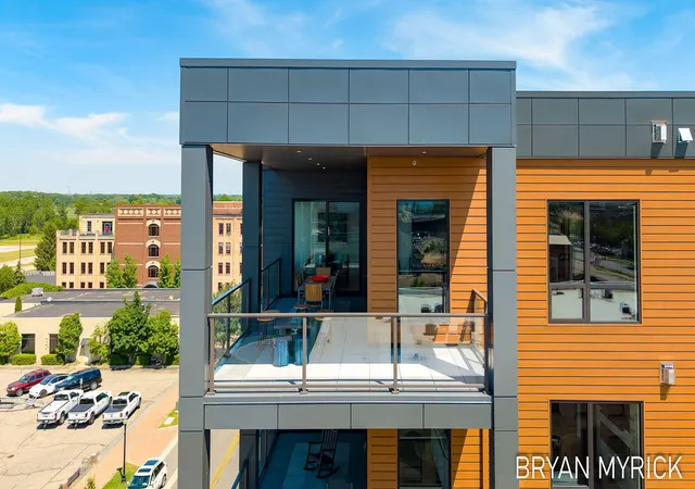 Listing Photo 4 - Condo for sale in building located at 159 S River Ave, Holland, MI 49423 - Unit #505