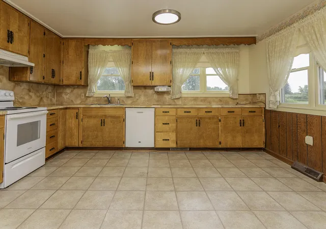 4th image of 6125 W X Y Ave, Schoolcraft, MI 49087 | MLS# 66026028081