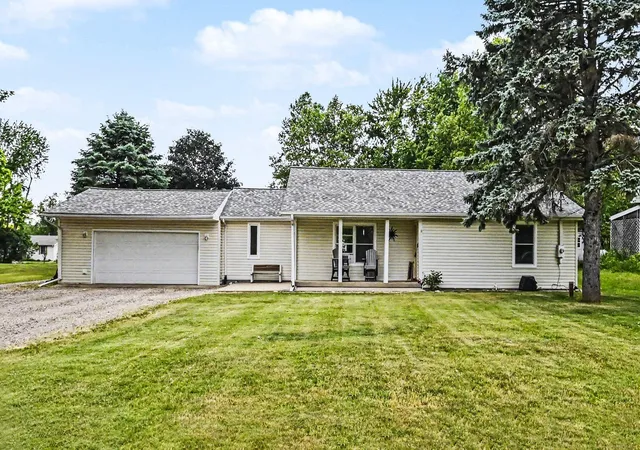 Photo 29 of Single family home for sale at 11332 Crestview Dr E, Cement City, MI 49233 | MLS# 55026028084 | Listing updated on 2026-08-30