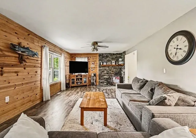 Photo 5 of Single family home for sale at 11332 Crestview Dr E, Cement City, MI 49233 | MLS# 55026028084 | Listing updated on 2026-08-30