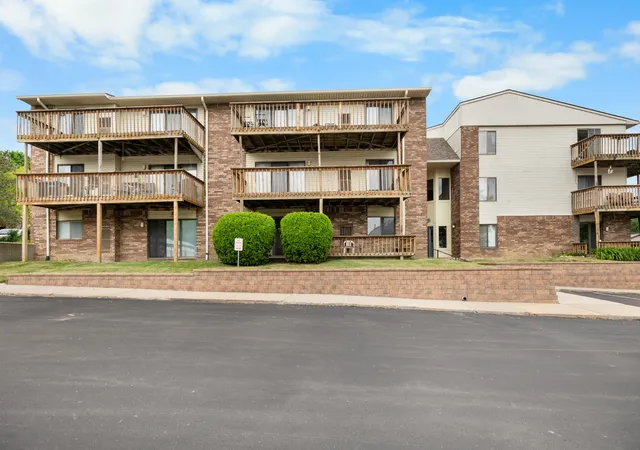 Photo 2 of Condo for sale at 875 S Pontiac Trl #207, Walled Lake, MI 48390 | MLS# 81026028093 | Listing updated on 2026-07-15