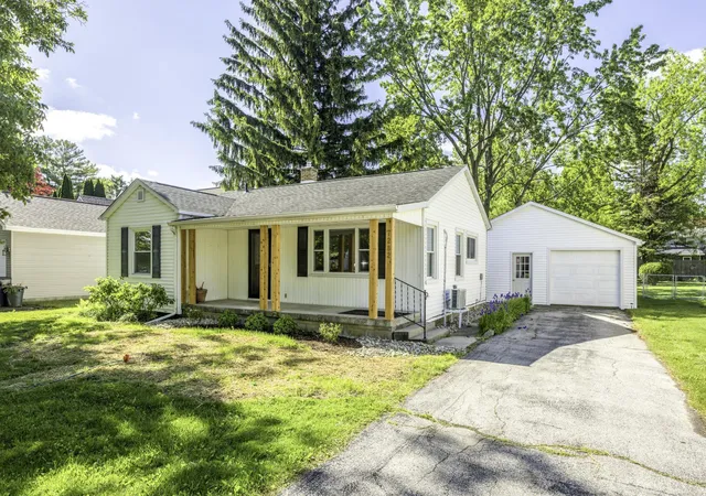 Photo 1 of Single family home for sale at 7282 Hubbard St, Lexington, MI 48450 | MLS# 58050210714 | Listing updated on 2026-07-29