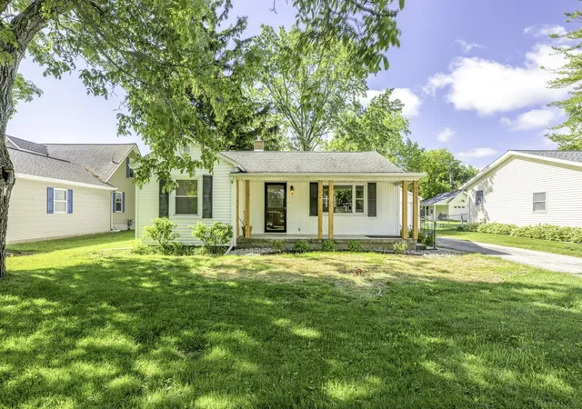 Photo 2 of Single family home for sale at 7282 Hubbard St, Lexington, MI 48450 | MLS# 58050210714 | Listing updated on 2026-07-29