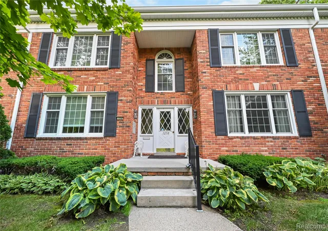 Condo for sale at 1250 Trailwood Path, Bloomfield Hills, MI 48301 | MLS# 20261043010