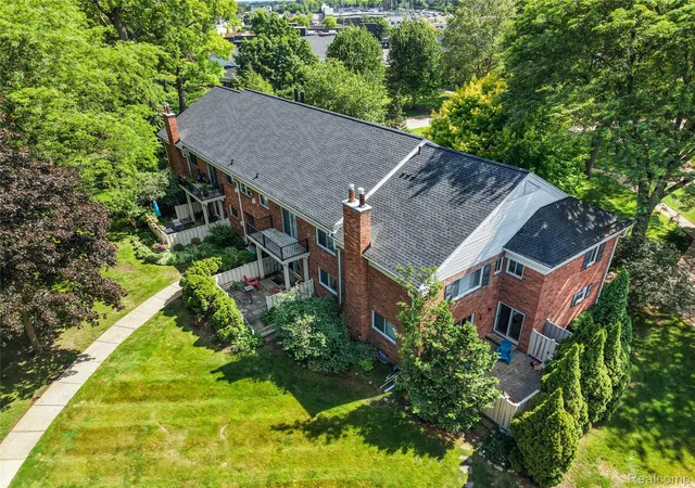 Photo 3 of Condo for sale at 1250 Trailwood Path, Bloomfield Hills, MI 48301 | MLS# 20261043010 | Listing updated on 2026-09-22