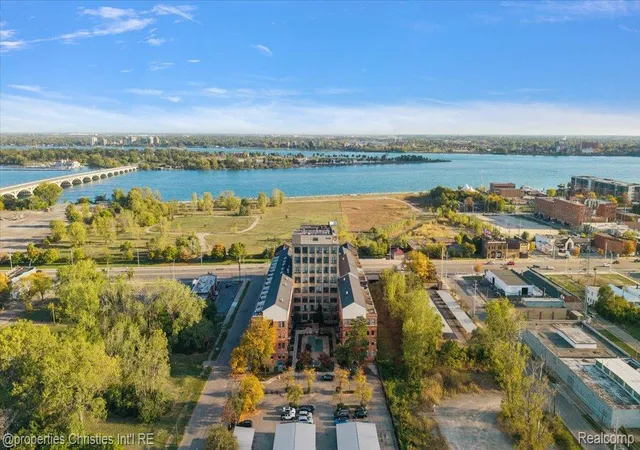 38th image of 6533 E Jefferson Ave #307, Detroit, MI 48207 | MLS# 20261043009