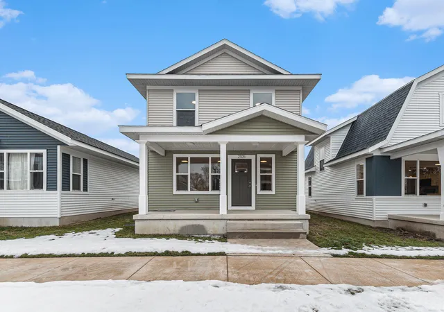 2nd image of 2058 Linden Ave Se, Grand Rapids, MI 49507 | MLS# 71026028116