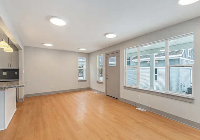 4th image of 2058 Linden Ave SE, Grand Rapids, MI 49507 | MLS# 71026028116