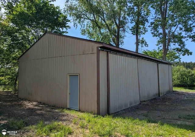 Photo 3 of Single family home for sale at 6283 Hart Lake Rd, Otter Lake, MI 48464 | MLS# 5050210736 | Listing updated on 2026-08-22