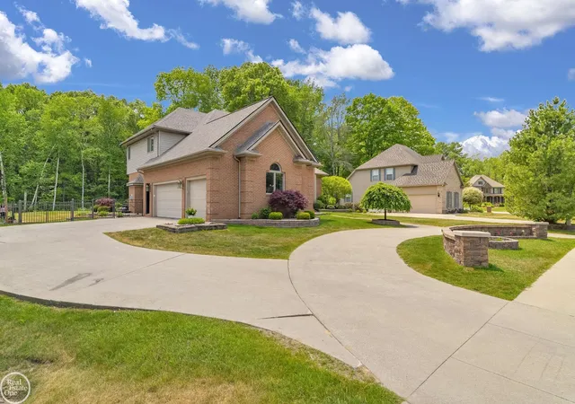 Homes for sale in Fort Gratiot Charter Township St Clair, MI | 3007 Shorewood Blvd, Fort Gratiot Charter Township St Clair, MI 48059 | MLS# 58050210738