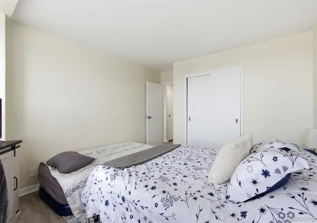 2nd image of 8900 E Jefferson Ave, Detroit, MI 48214