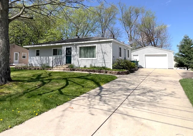 1st image of 321 Cameo Ave, Portage, MI 49002 | MLS# 68026028135