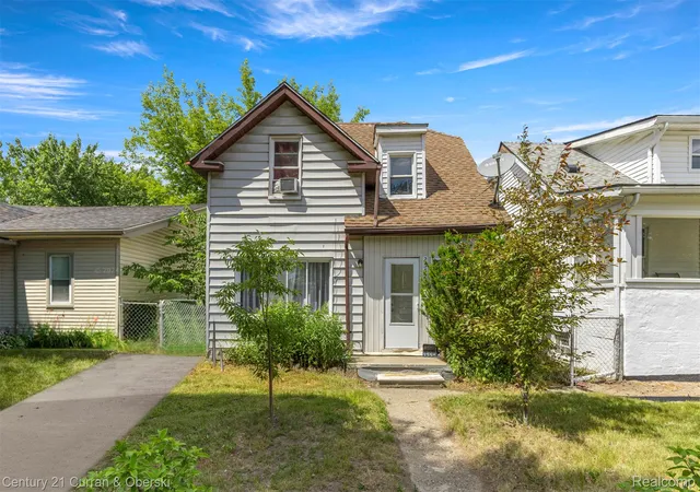 2nd image of 25520 New York St, Dearborn Heights, MI 48125 | MLS# 20261043093