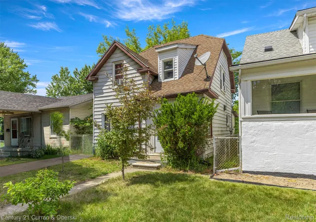 Photo 3 of Single family home for sale at 25520 New York St, Dearborn Heights, MI 48125 | MLS# 20261043093 | Listing updated on 2026-09-05