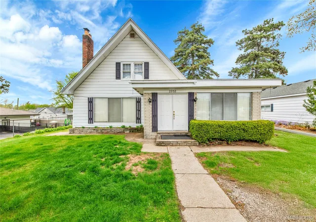 Photo 1 of Multi family home for sale at 2952 Prynne St, Keego Harbor, MI 48320 | MLS# 20261043095 | Listing updated on 2026-07-06
