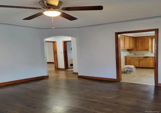 Listing Photo 5 - Condo for sale in building located at 19690 Cliff St, Detroit, MI 48234