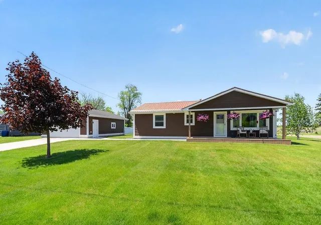 Photo 2 of Single family home for sale at 2012 Green Dr, Au Gres, MI 48703 | MLS# 79080069452 | Listing updated on 2026-06-24