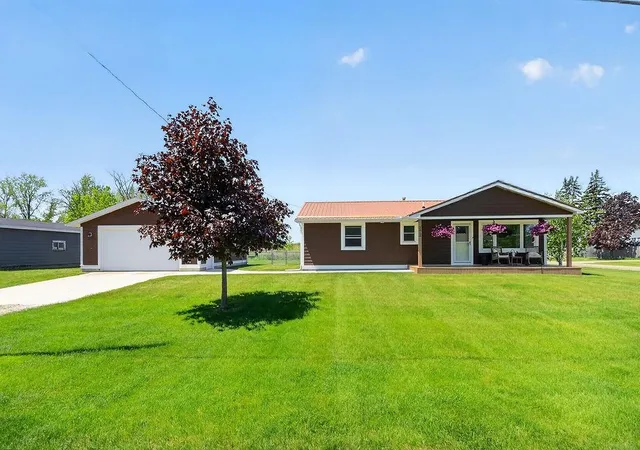 Photo 3 of Single family home for sale at 2012 Green Dr, Au Gres, MI 48703 | MLS# 79080069452 | Listing updated on 2026-06-24