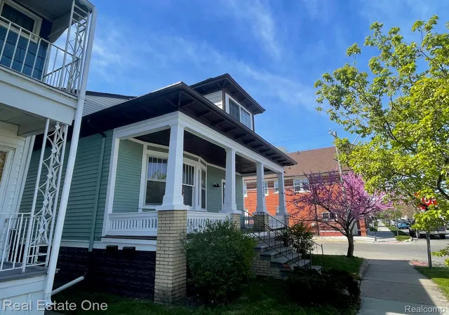 4th image of 2600 Zinow St, Hamtramck, MI 48212 | MLS# 20261043167