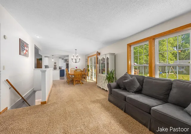 5th image of 9951 10 Mile Rd Ne, Rockford, MI 49341 | MLS# 65026028190